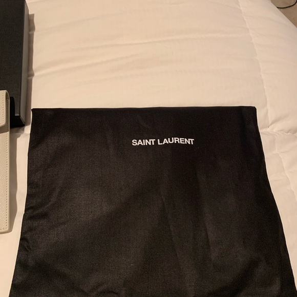 (SOLD) Authentic YSL clutch - Picture 9 of 9